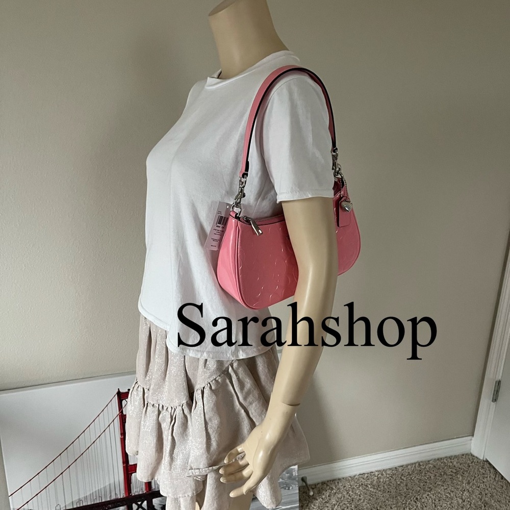 ✅Coach Teri Shoulder Bag In Signature Leather With Heart Charm - Picture 8 of 13